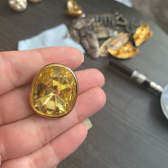 Kenneth Jay Lane Gold Yellow Crystal Earrings - Picture 5 of 6